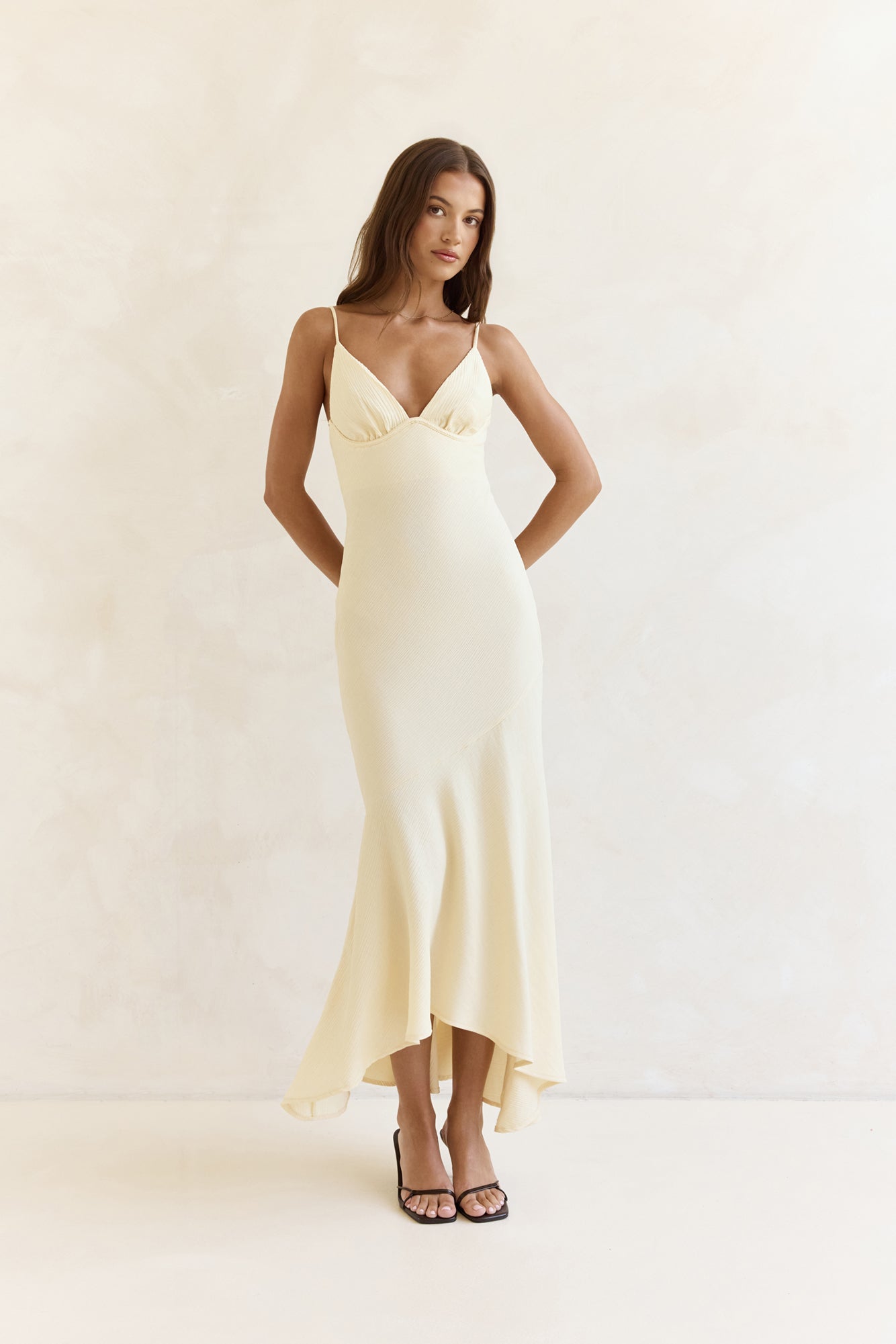 Damesmaxi-jurk met V-hals en Asymmetrische Zoom Lizzy