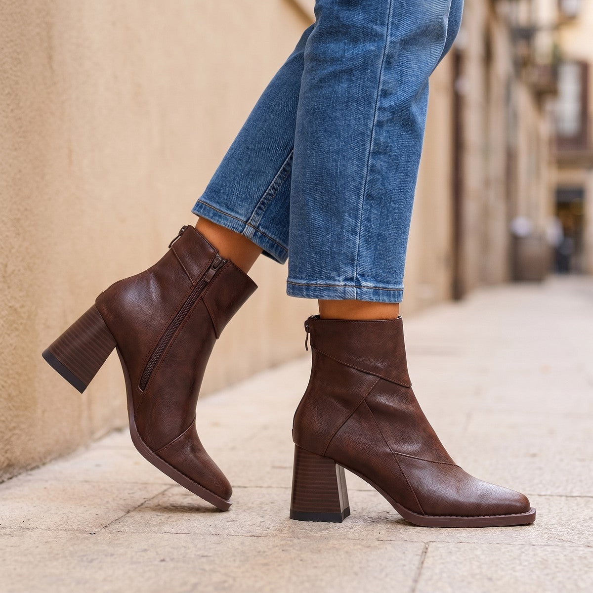 Dames Boots met Blokhak en Puntneus