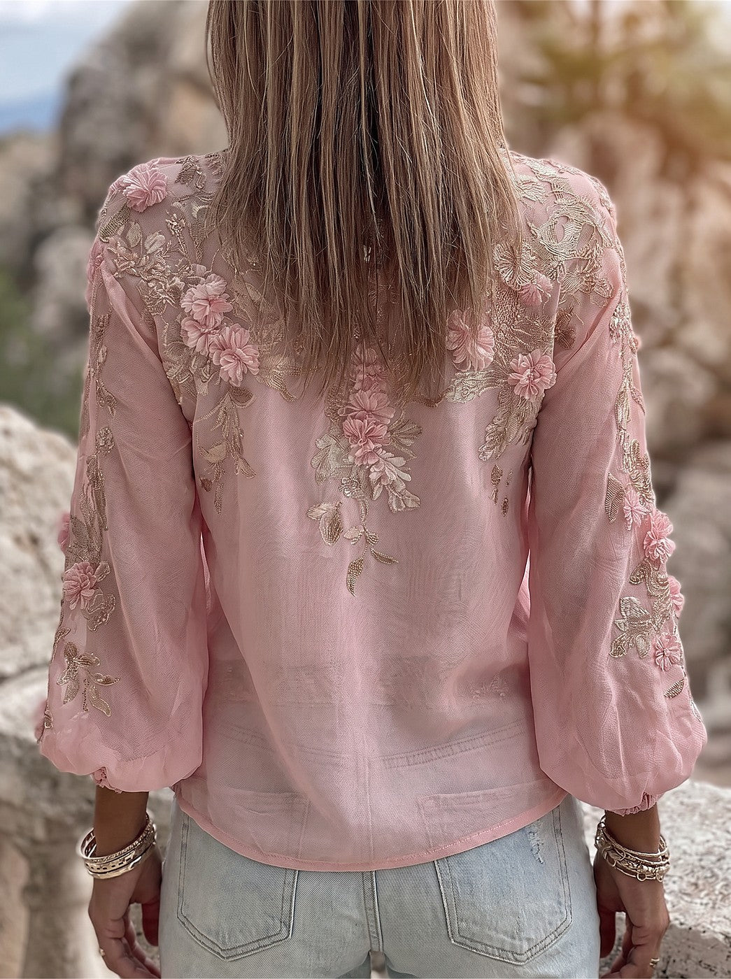 Damesblouse met Borduursel en Pofmouwen