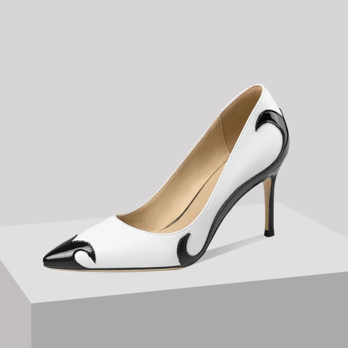 Dames Pumps met Naaldhak en Lakdetails
