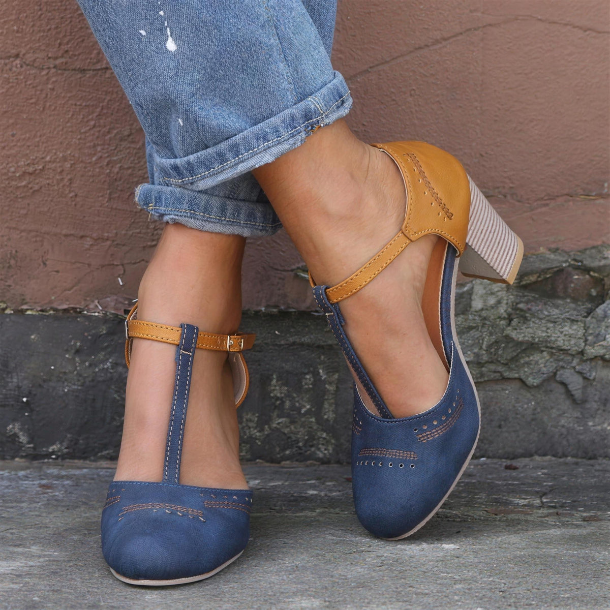 Dames Pumps met Blokhak en Enkelbandje