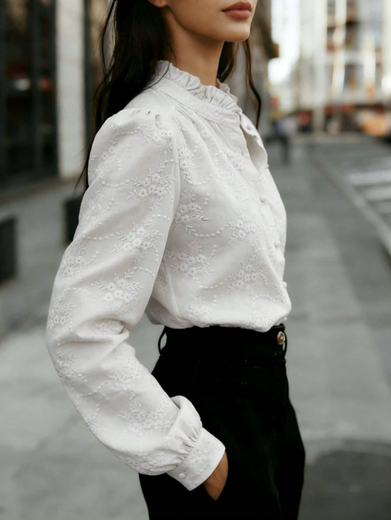 Damesblouse met Lange Mouwen en Bloemenborduurwerk Lizzy
