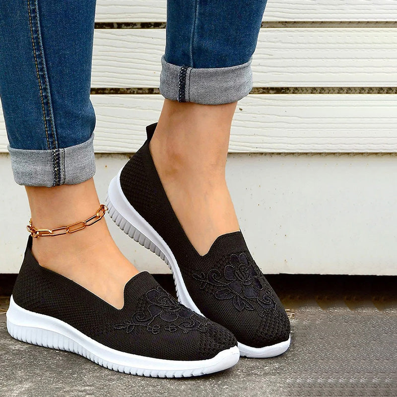 Damesloafers met Bloemenborduurwerk en Ademend Mesh Lizzy