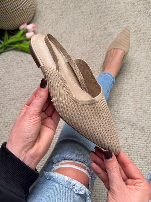Damesloafers met Goudkleurige Gesp en Puntneus Lizzy