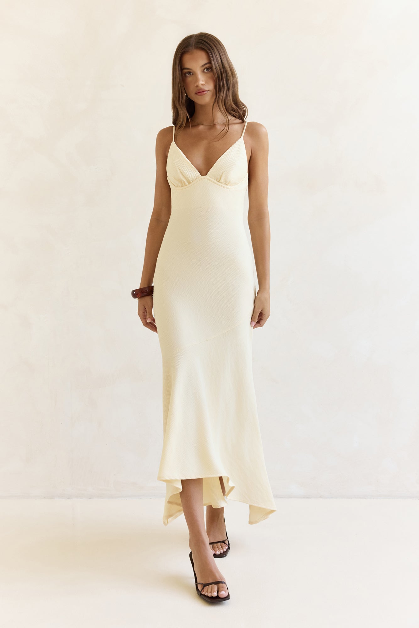 Damesmaxi-jurk met V-hals en Asymmetrische Zoom Lizzy