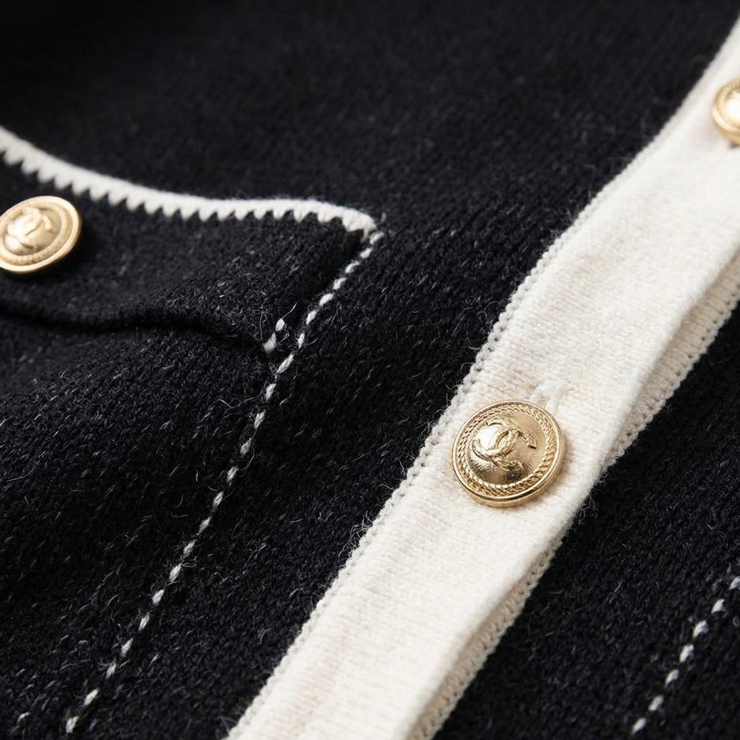 Dames Gebreid Vest met Gouden Knopen