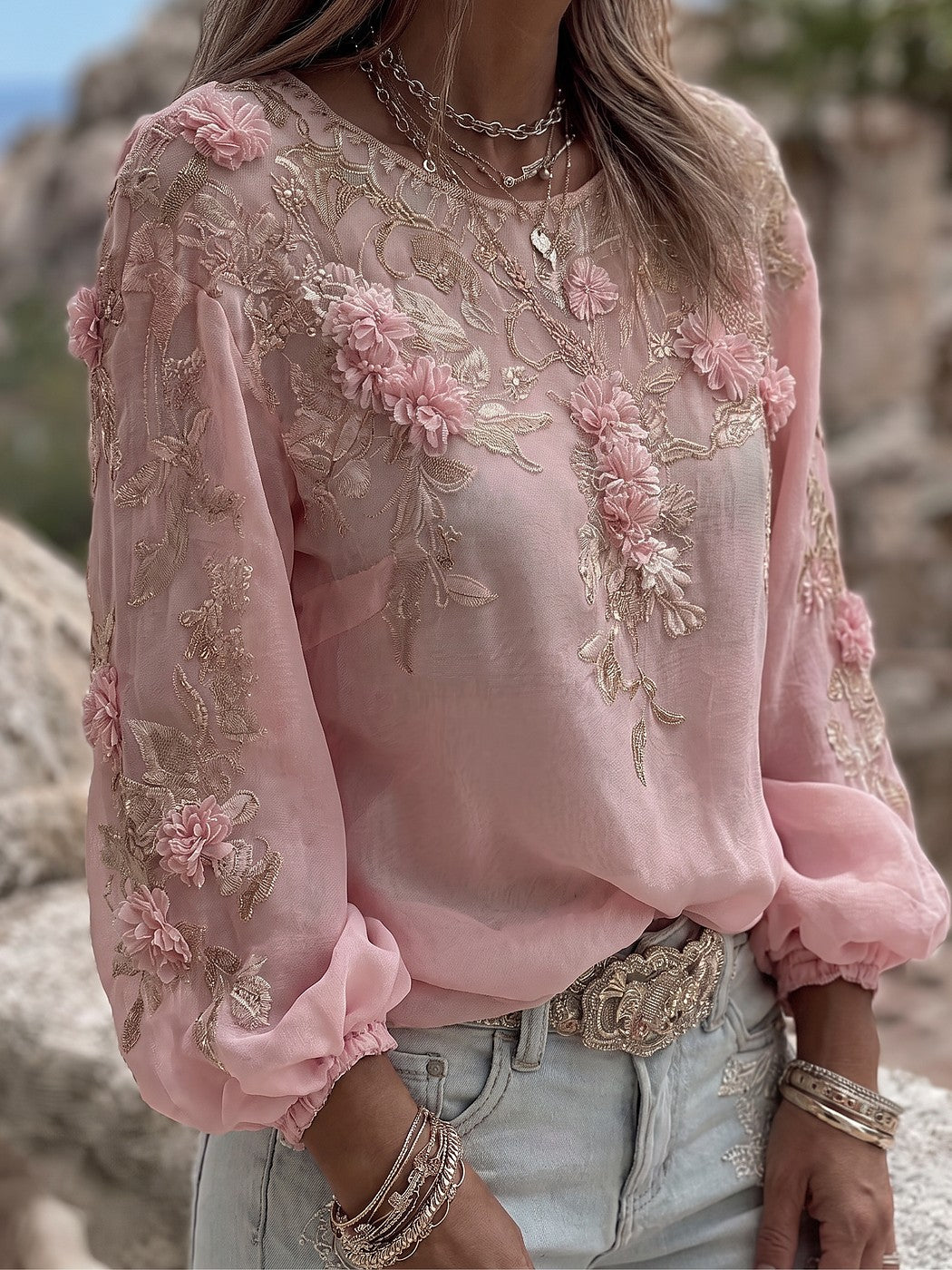 Damesblouse met Borduursel en Pofmouwen