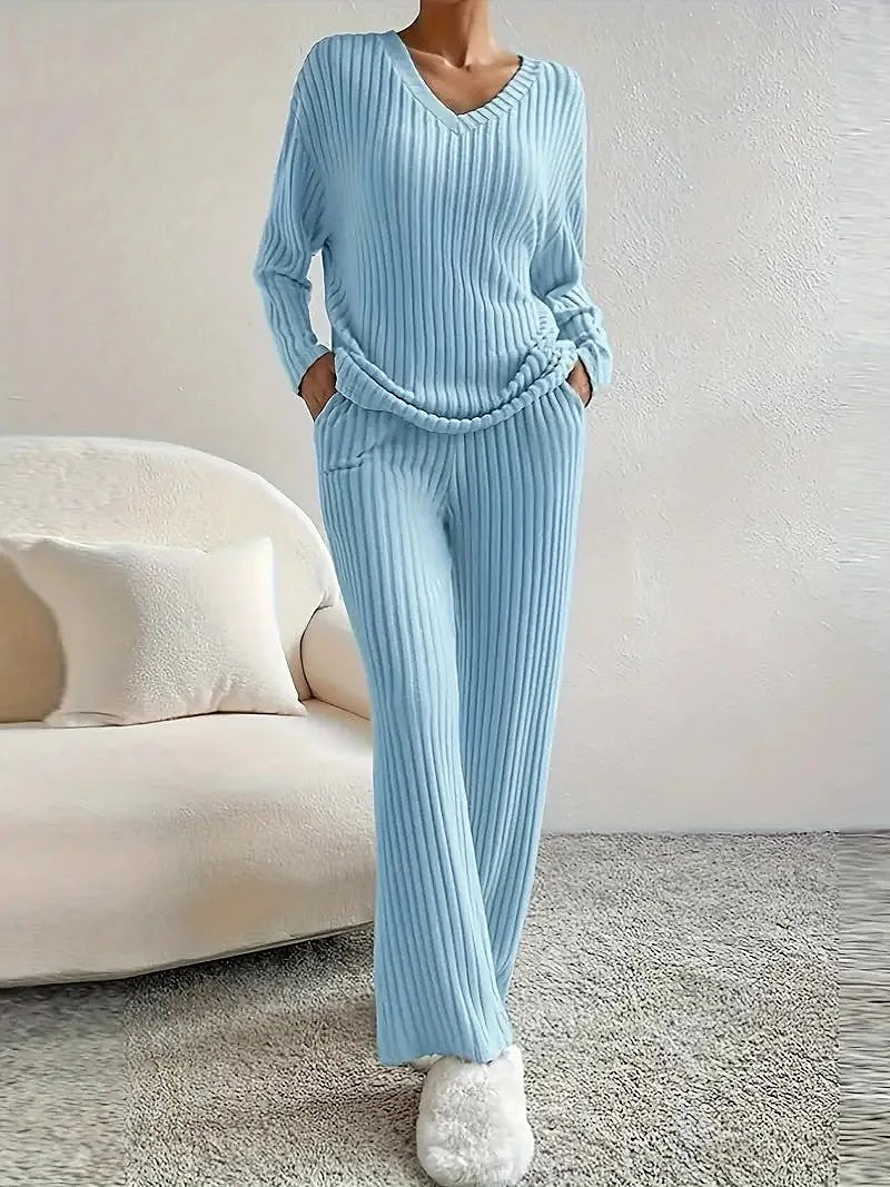 Dames Gebreid Setje met V-hals en Broek