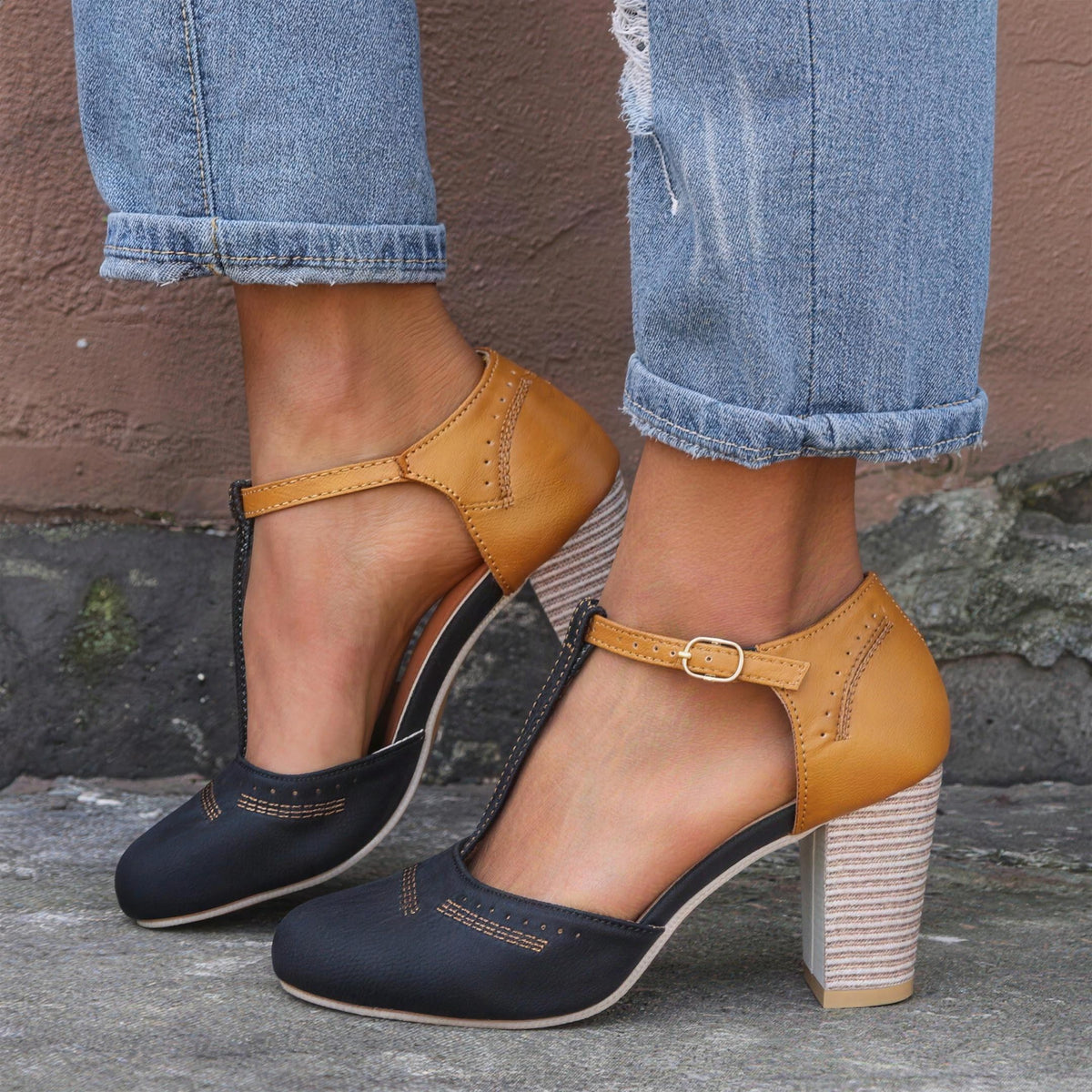 Dames Pumps met Blokhak en Enkelbandje