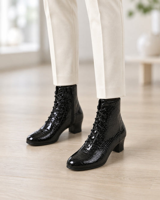 Dames veterboots met krokoprint en lage hak zwart